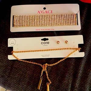 2 Chokers with earings